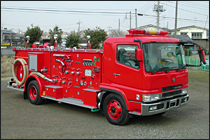 大型化学消防車